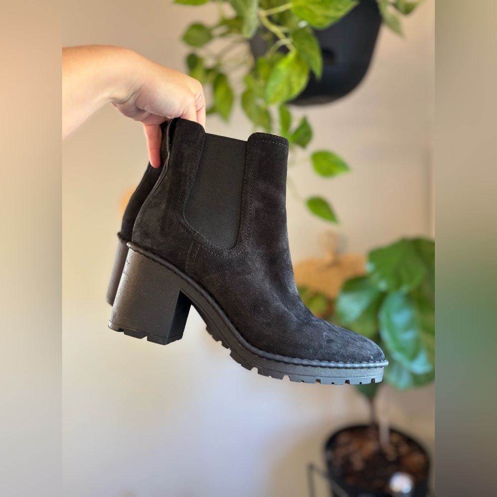 Vince. Heeled Suede Chelsea Boot- 6 - Picture 5 of 10